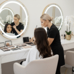 Sobrancelhas alinhadas estruturam todo o olhar com precisão